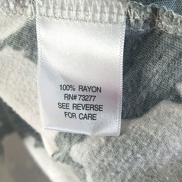 Vera Wang floral tank, size PS - Picture 5 of 7